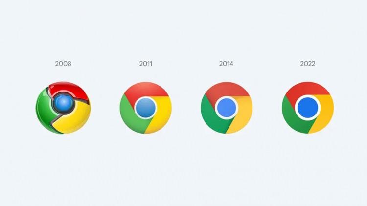 <p>Google Chrome 2008 yılından beri hayatımızda. Tıpkı Google ve Gmail gibi dünyanın en çok kullanılan hizmetlerinden. </p>

<p> </p>

<p>Google 2014 yılından beri ilk defa ikon tasarımında değişikliğe gitti. Tarayıcının 2022 tasarımı ise 2014'le birebir aynı sayılır. Hatta 2022 tasarımı 2011'e ise daha çok benziyor. </p>

<p>Tasarımcılar yeni ikonda gölge kullanmayı bırakmışlar. Ortadaki mavi yuvarlak ise göze daha büyük geliyor.  </p>

<p>İkondaki değişiklik Chrome 100 güncellemesiyle birlikte kullanıcılara yansıdı.</p>
