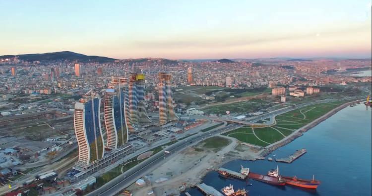 <p>Yılmaz sözlerine, <strong>"İstanbul'un büyük bir alanında zemin sağlam ve bina yapılabilir. Silivri'de meydana gelen depremde Çatalca'da bir öğrencimle çalışma alanındaydım hiçbir şey hissetmedim."</strong> açıklamalarını da ekledi.</p>