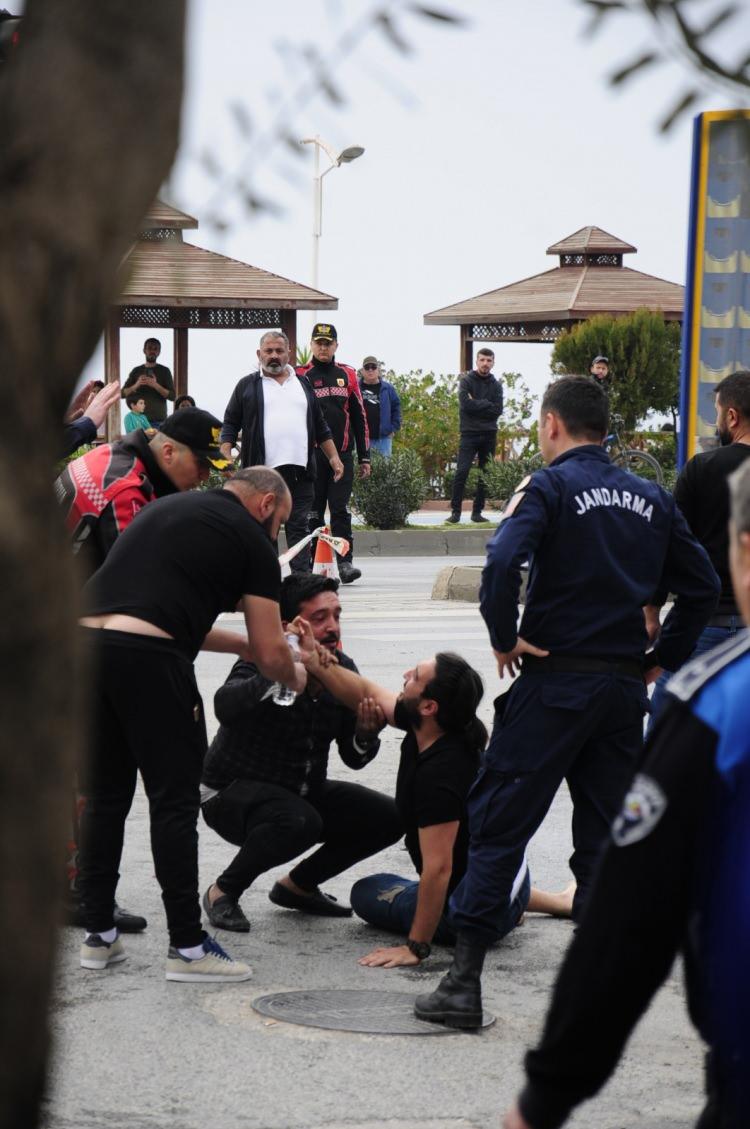 <p>Emin Z. yönetimindeki 31 YD 233 plakalı otomobil, Mahmutlar Mahallesi D-400 kara yolundaki kavşaktan döndüğü sırada T.E. idaresindeki 07 NT 799 plakalı hafif ticari araç ile çarpıştı.</p>