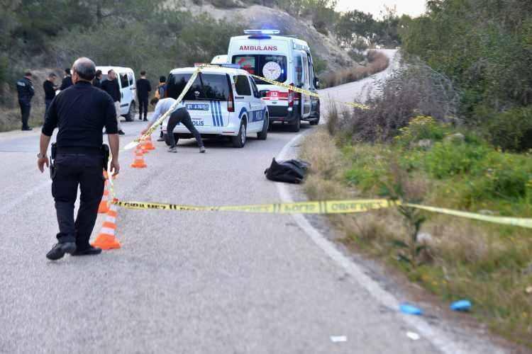 <p>Polis ekipleri, yaralı kadının Zülfiye Dopoğlu (24), ölen erkeğin de Abdülsamet Kocaman (27) olduğunu belirledi.</p>
