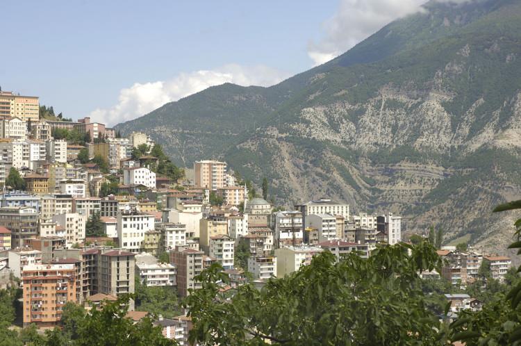<p>Ovacık, Peynirli ve Maden ilçeleri ise en riskli bölgede yer alıyor.</p>