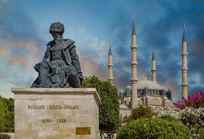 <p><span style="color:rgb(178, 34, 34)"><strong>EDİRNE'YE BİR BAŞKA GÖÇ DALGASI VAR</strong></span></p>
<p> </p>