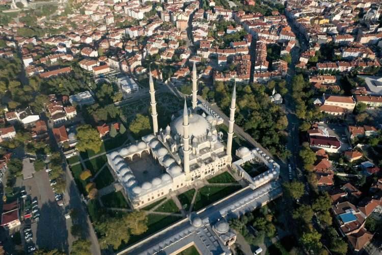 <p>Edirne'ye de deprem bölgesinden gelen yaklaşık 5 bin kişinin dışında özellikle İstanbul'dan göç olduğunu ifade eden Irmak, </p>
