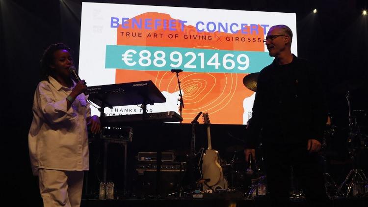 <p>Buna ek olarak geniş katılımlı iki ayrı kampanyadan 141 milyon Euro tutarında nakdi yardım toplanarak deprem b&ouml;lgesine g&ouml;nderildi.</p>
