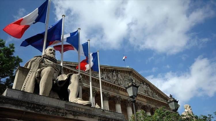 <p><strong>Fransa</strong></p>

<p>Fransa, 217 arama kurtarma personeli, 16 k&ouml;pek, 61 itfaiyeci ve 7 sağlık &ccedil;alışanıyla deprem b&ouml;lgesine hareket etti.</p>
