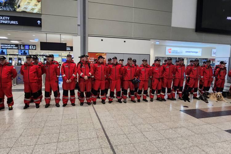 <p><strong>&Ccedil;ek Cumhuriyeti</strong></p>

<p>Arama-kurtarma personeli: 69</p>
