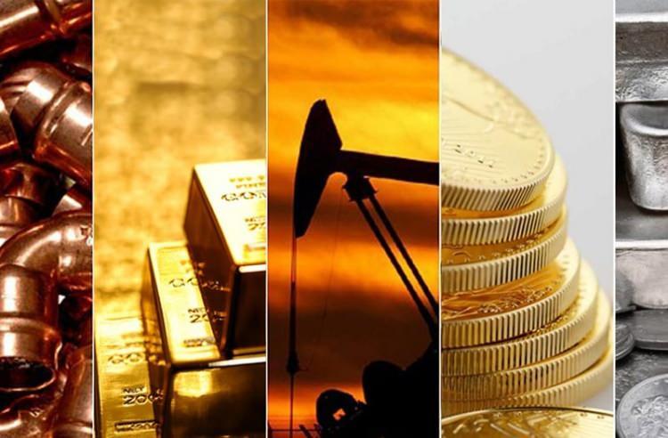 <p>Vadeli işlem ve emtia piyasaları uzmanı Zafer Ergezen, dolar endeksindeki yükselişin emtia fiyatlarında satışların artmasına yol açtığını belirtti.</p>

<p>Ergezen, buğday üretiminin artmaya devam ettiğini aktararak, "Avrupa ve Türkiye'deki hava sıcaklıklarına rağmen üretimin artması, buğday fiyatlarını aşağı çekiyor." dedi</p>
