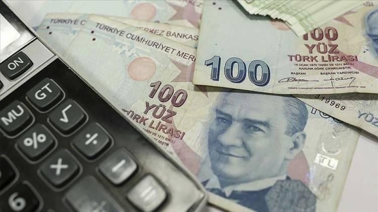 <p>İlk etapta yaklaşık 2 milyon 250 bin kişinin emekli olmasını sağlayacak düzenlemenin çıkmasının ardından başvuru yapılmasıyla birlikte maaş hakkı da kazanılmış olacak. </p>
<p> </p>
