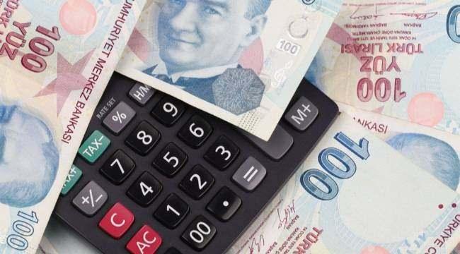 <p><strong>EYT ŞARTLARI NELER?</strong></p>
<p><br />
EYT düzenlemesiyle 8 Eylül 1999 öncesinde sigortalı olup kadınlarda 20, erkeklerde 25 yıl sigortalılık süresini tamamlayanlar emekli olabilecek.</p>