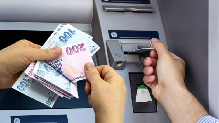 <p>Emekli olabilmek için işe başlama tarihine göre 5 bin ile 5 bin 975 gün arasında değişen prim günü şartını da tamamlamak gerekiyor.</p>
<p> </p>