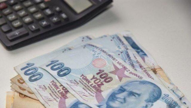 <p>EYT EMEKLİSİNE BÜYÜME ZAMMI</p>
<p>2022 yılı büyüme rakamı, ocak ayından sonra emeklilik dilekçesi verenlerin maaşına zam olarak yansıyacak. Maaşlar, büyüme oranının yüzde 30'una denk gelen yüzde 1,68 oranında artacak. Uygulamadan EYT düzenlemesi ile emekli olacaklar da yararlanacak.</p>