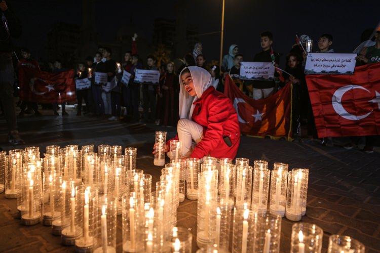 <p>Etkinliğe katılan Filistinli Abdurrahman Mürteci, "Biz Gazze Şeridi'nin çocukları olarak, yıkıcı deprem sonucu başlarına gelen büyük felakette Türk ve Suriye halklarıyla samimi sevgi, sempati ve dayanışma duygularımızı ifade ediyoruz." dedi.</p>
<p> </p>