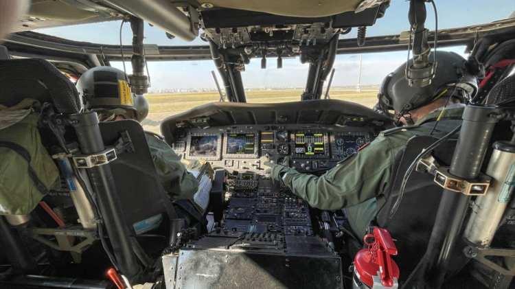 <p>Uçuş kaskı taktıkları için vatandaşların kadın veya erkek pilot olup olmadıklarını anlamadığını ifade eden Akdemir, uçuş sonrası kadın olduğu öğrenildiğinde insanların çok duygulandığını ve gurur duyduğunu anlattı.</p>

<p> </p>
