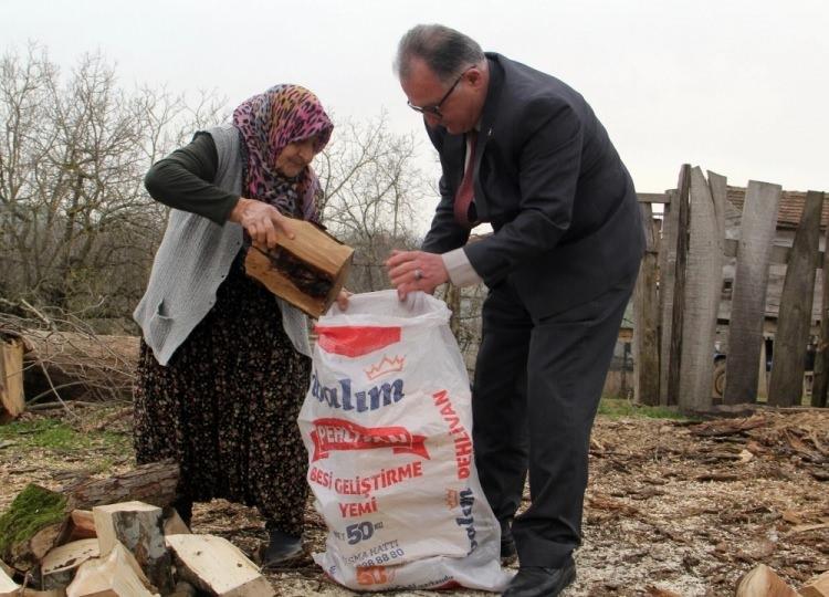 <p><span style="color:#800000"><strong>MAKBULE CAN'A TEŞEKKÜR BELGESİ VERİLDİ</strong></span></p>

<p> </p>
