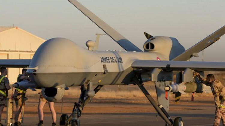 <p>ABD, istisnai birkaç durum hariç olmak üzere; şu ana kadar MQ-1 Predator ve MQ-9 Reaper gibi SİHA’ları, yalnızca arasının çok iyi olduğu Fransa, İngiltere ve İtalya gibi stratejik müttefiklerine çok yüksek fiyatlarla ihraç etti.</p>
