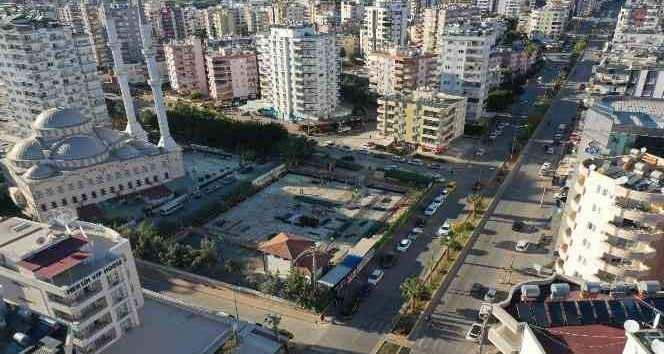 <p>İkliminin de uygun olmasından dolayı da Hataylılardan çok fazla göç aldık” dedi.</p>