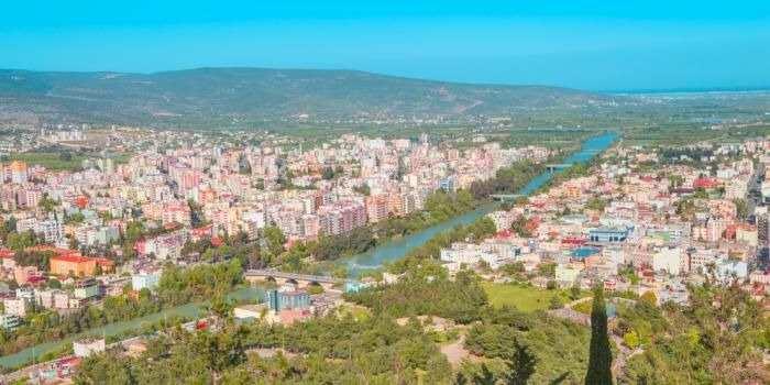<p>Şimdi depremzede vatandaşlarımız da gelince ciddi bir fahiş fiyat artışı yaşanmaya başladı” diye konuştu.</p>