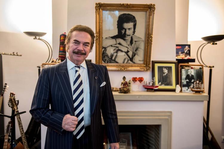 <p><span style="color:#B22222"><strong>"G&Uuml;N AYRIŞMA G&Uuml;N&Uuml; DEĞİL G&Uuml;N BİRLİK VE BERABERLİK G&Uuml;N&Uuml;D&Uuml;R"</strong></span></p>

<p><strong>"Allah bize bir daha b&ouml;yle bir felaket yaşatmasın. Depremde hayatını kaybedenlere rahmet, ailelerine başsağlığı diliyorum. &Uuml;lke olarak birlik ve beraberlik i&ccedil;inde hareket etmemiz gereken bir s&uuml;re&ccedil;teyiz.</strong></p>

<p><strong>Devletimizle, milletimizle hep beraber aynı duyarlılıkta olmalıyız. G&uuml;n ayrışma g&uuml;n&uuml; değil, g&uuml;n birlik ve beraberlik g&uuml;n&uuml;d&uuml;r.</strong></p>
