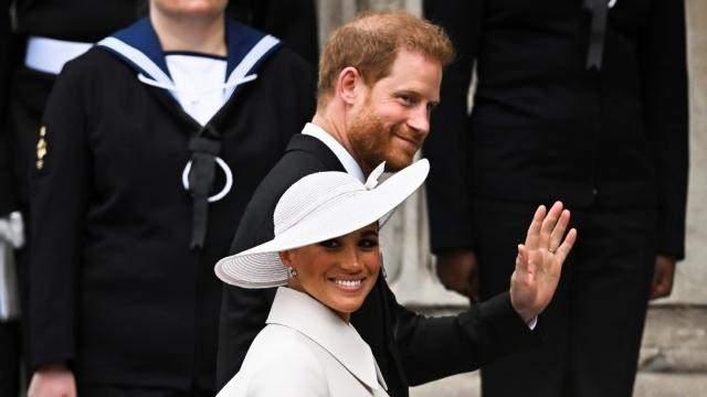 <p><span style="color:#000000"><strong>Ancak Meghan'ın hamilelik haberinin ardından çift, hamilelik sürecinde buraya taşınma kararı aldı ve konutta kapsamlı bir restorasyon yapıldı. Yenileme çalışmaları için iddialara göre 2,4 milyon sterlin harcandı.</strong></span></p>

<p> </p>
