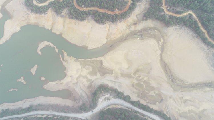 <p>Yaşanan kuraklık ve barajda su miktarının azalması nedeniyle Çanakkale Belediyesi Encümeninin su kullanımıyla ilgili bazı kararlar alındığı belirtilen açıklamada, şunlar kaydedildi:</p>
