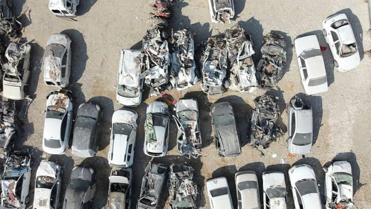 <p>Adıyaman'da da enkaz altında kalan ve hurdaya dönen yüzlerce aracın kaldırıldığı yediemin otoparkları havadan görüntülendi.</p>
<p> </p>