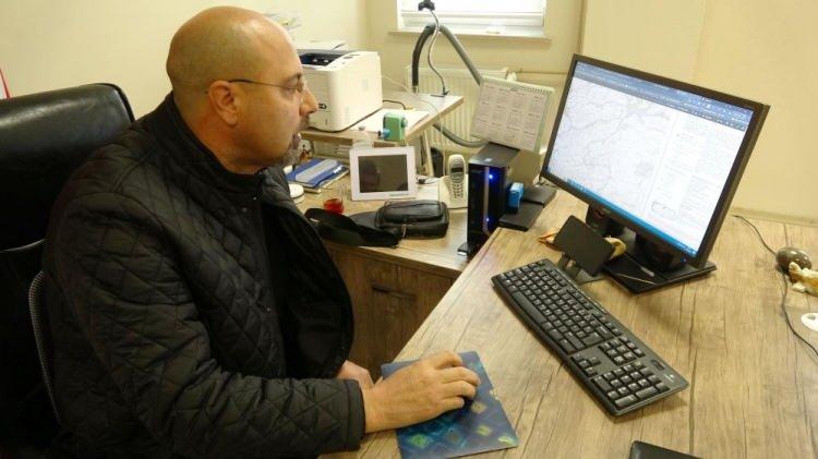 <p>Kahramanmaraş merkezli depremlerin ardından 10 binin üzerinde artçı sarsıntı ve depremin meydana geldiğini hatırlatan Temiz, “6 Şubat günü iki büyük deprem meydana geldi ve bu depremlere bağlı olarak birçok ilimiz etkilendi. Bu depremlerden dolayı şu ana kadar 10 binin üzerinde artçı sarsıntılar meydana geldi. Bu süre içerisinde bunların olması doğal ve bu sarsıntılar devam edecektir. </p>
