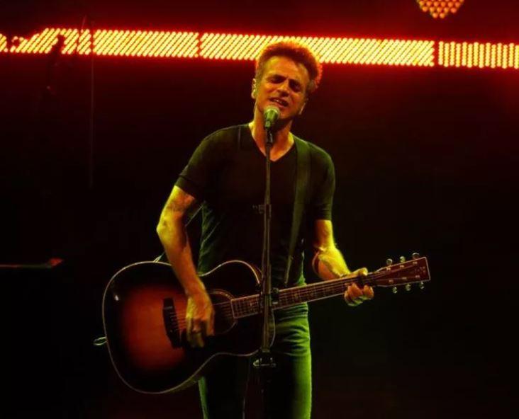 <p><span style="color:#B22222"><strong>TEOMANDA TAKDİR EDİLEN HAREKET</strong></span></p>

<p><strong>Yeniden başlayan etkinliklerde gelirlerini depremzedeler i&ccedil;in kullanan bir &uuml;nl&uuml; isimde şarkıcı Teoman oldu. Teoman,&nbsp;&nbsp;Mart Cuma akşamı Ankara&rsquo;daki N&acirc;zım Hikmet K&uuml;lt&uuml;r Merkezi&rsquo;nde, 4 Mart Cumartesi g&uuml;n&uuml;nde Konya Sel&ccedil;uklu Kongre Merkezi sahnesinde yer alacak ve gelirini AFAD'a bağışlayacak.</strong></p>
