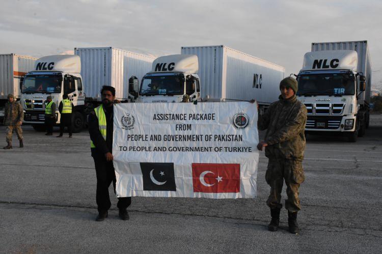 <p>Pakistan hükümeti ve halkı, 6 Şubat'ta meydana gelen Kahramanmaraş merkezli depremlerin ardından yardımına koştukları Türkiye'ye 675 ton insani yardım ulaştırdı.</p>