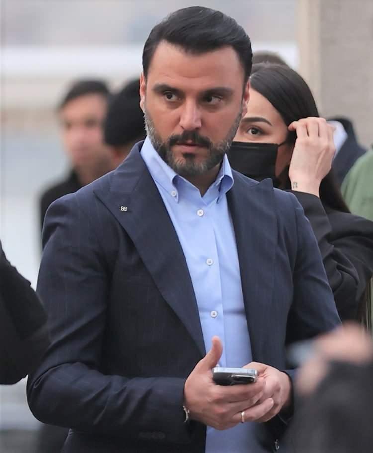 <p><span style="color:#000000"><strong>İnşallah onun hayalinin gerçekleşmesine vesile oluruz. Murat ağabey bugün Adnan Muhammet Korkut'un formayla fotoğrafını atmış. Allah Murat ağabeyden razı olsun. Bundan sonra onlara küçük küçük iyilikler yapıp, kalplerine dokunmaya devam edeceğiz. Onları unutmayalım, yardımlara devam edelim" dedi.</strong></span></p>