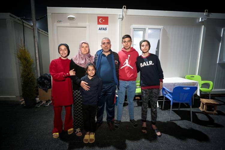 <p>Çok sayıda kurum ve kuruluşun afetzedelerin barınma ihtiyacına yönelik çalışmalarının yanında Milli Eğitim Bakanlığı ve AFAD koordinesinde Üçgedik Mahallesi'nde kurulan 290 konteyner ev bulunan barınma alanında depremzedeler yaşamaya başladı.</p>
<p> </p>
