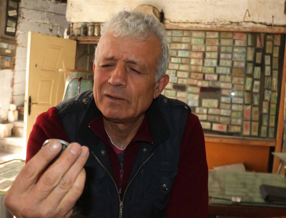 <p>Herkesin elini taşın altına koyması gerektiğini düşünerek, böyle bir yardım faaliyeti içerisine girdiğini anlatan Kaplan, bu paraları, 300 bin TL'yi AFAD koordinesinde gerekli yerlere ulaştıran bağışçıya vereceğini anlattı. Kaplan, şöyle konuştu:</p>

<p> </p>
