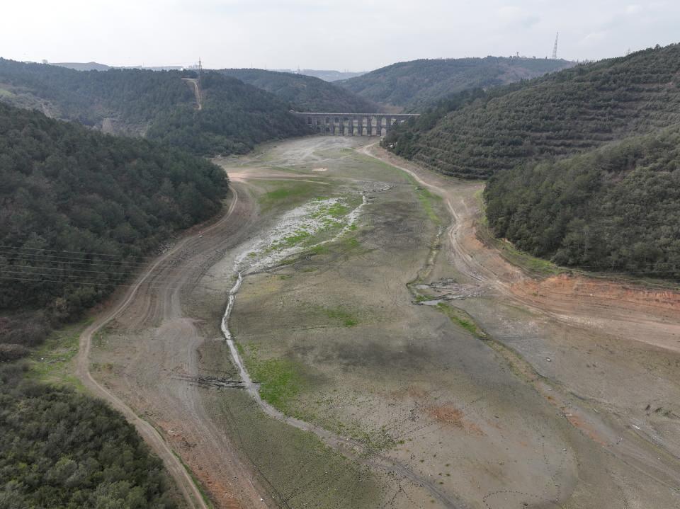 <p>Verilere göre, bu yıl barajlara düşen yağış miktarı metrekare başına 109,29 kilogram olarak ölçüldü.</p>

<p> </p>
