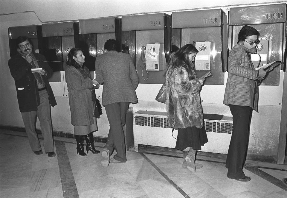 <p>11 Şubat 1981'de Ankara'daki stajyer hakimler, görev yerlerinin belirlenmesinin ardından yakılarını aramıştı. </p>