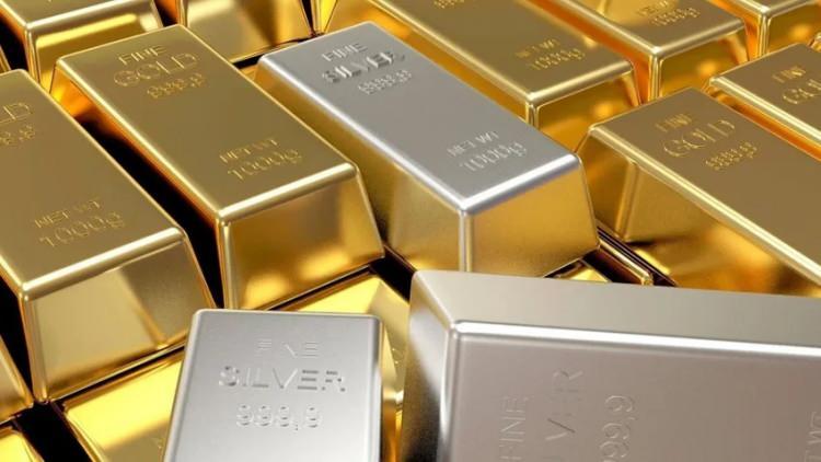 <p>Altının ons fiyatı da şu dakikalarda önceki kapanış seviyesinin hemen üzerinde, 1.813 dolardan alıcı buluyor.</p>
