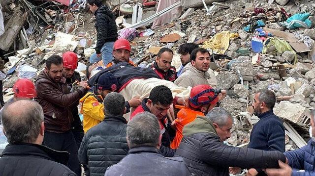 <p><span style="color:#000000"><strong>İş, spor ve sanat dünyasından da birçok ünlü ismin seferber olduğu depremler hakkında konuşan Coşkun Sabah, Sabah Gazetesi'ne samimi açıklamalarda bulundu. </strong></span></p>