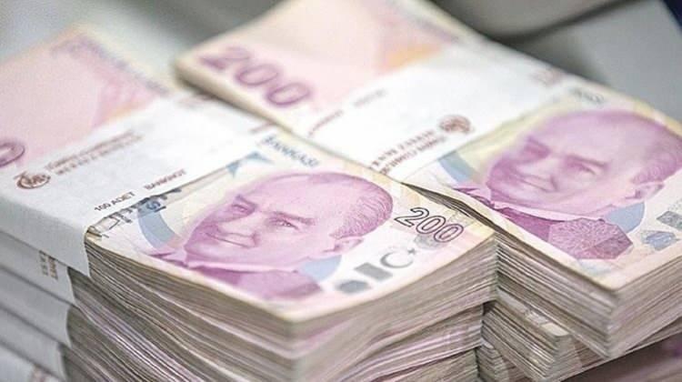 <p>Depremden etkilenen vatandaşlara, sahibi oldukları konutları ikamet amacıyla bedelsiz olarak tahsis eden konut sahipleri için emsal kira bedeli uygulanmayacak.</p>
