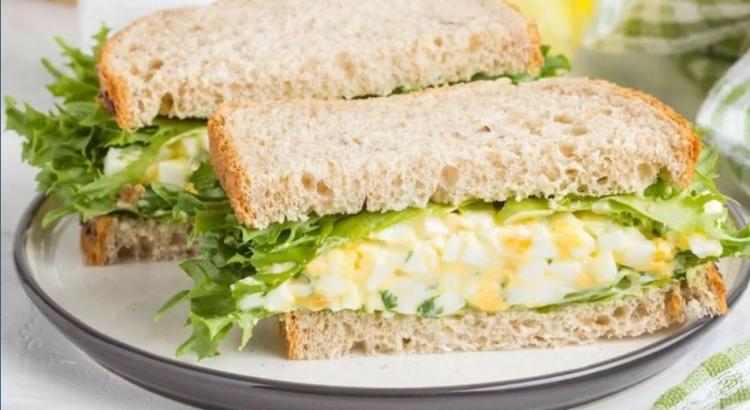 <p><strong>82. Egg Salad Sandwich &ndash; ABD</strong></p>
