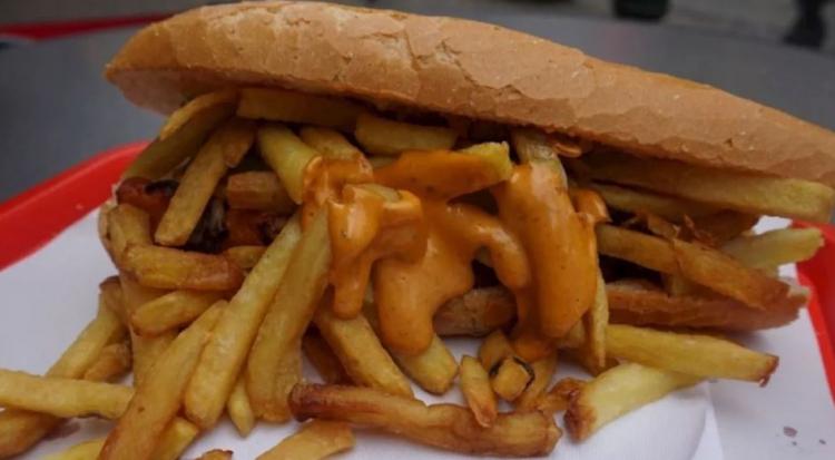 <p><strong>73. Mitraillette &ndash; Bel&ccedil;ika</strong></p>
