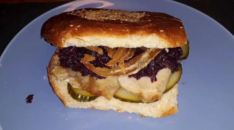 <p><strong>63. Fl&aelig;skestegssandwich &ndash; Danimarka</strong><br />
&nbsp;</p>
