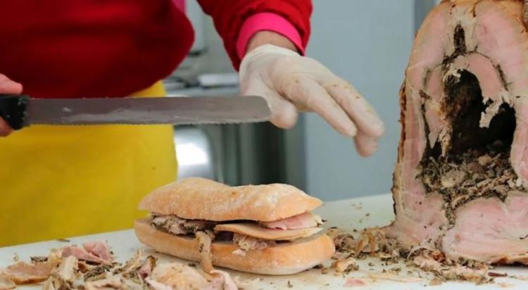 <p><strong>60. Porchetta Sandwich &ndash; ABD</strong></p>
