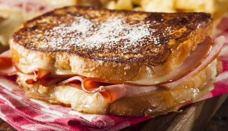 <p><strong>47. Monte Cristo Sandwich &ndash; ABD</strong></p>
