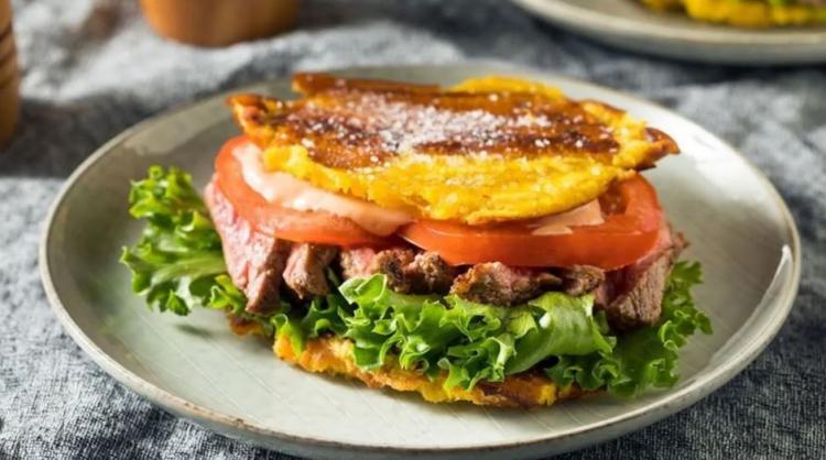 <p><strong>43. Jibarito &ndash; Porto Riko</strong></p>
