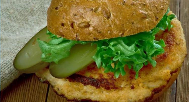 <p><strong>40. Pork Tenderloin Sandwich &ndash; ABD</strong></p>
