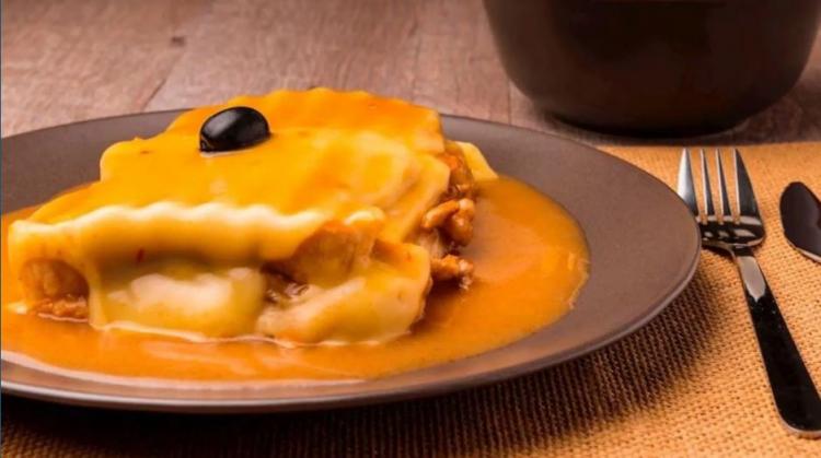 <p><strong>32. Francesinha &ndash; Portekiz</strong></p>
