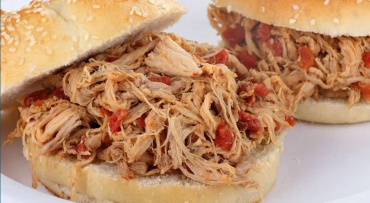 <p><strong>31. Sandu&iacute;che de pernil &ndash; Portekiz</strong></p>
