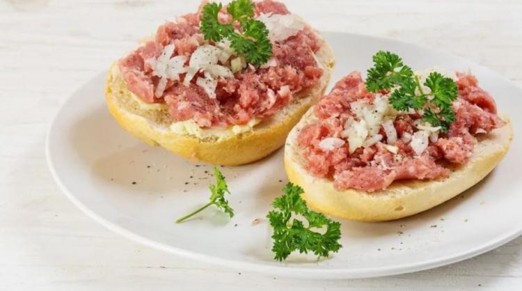 <p><strong>17. Mettbr&ouml;tchen &ndash; Almanya</strong></p>
