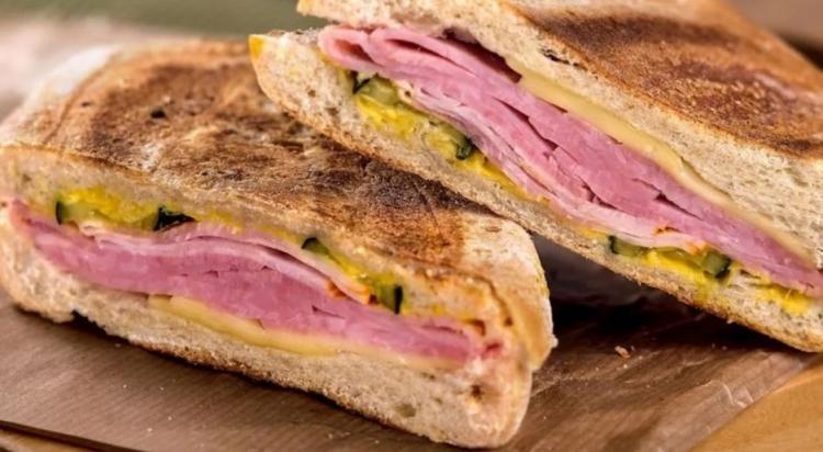 <p><strong>11. Cuban Sandwich &ndash; ABD</strong></p>
