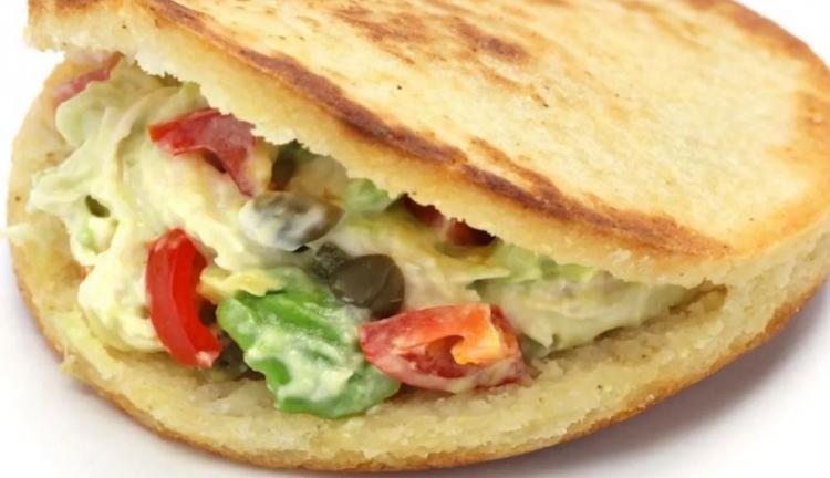 <p><strong>10. Arepa andina &ndash; Venezuela</strong></p>
