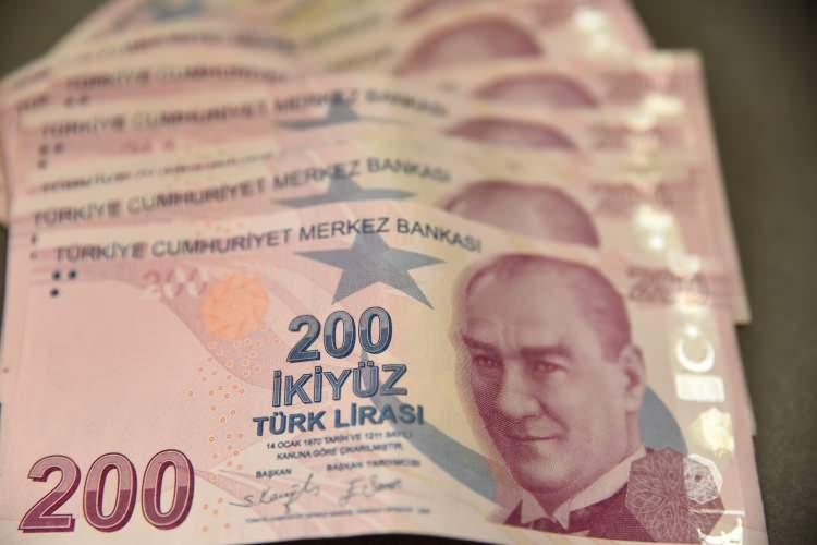 <p>EYT kapsamında sigorta kadınlarda 20, erkeklerde 25 yıl hesabında emeklilik hesabı 18 yaşından başlayacak.</p>