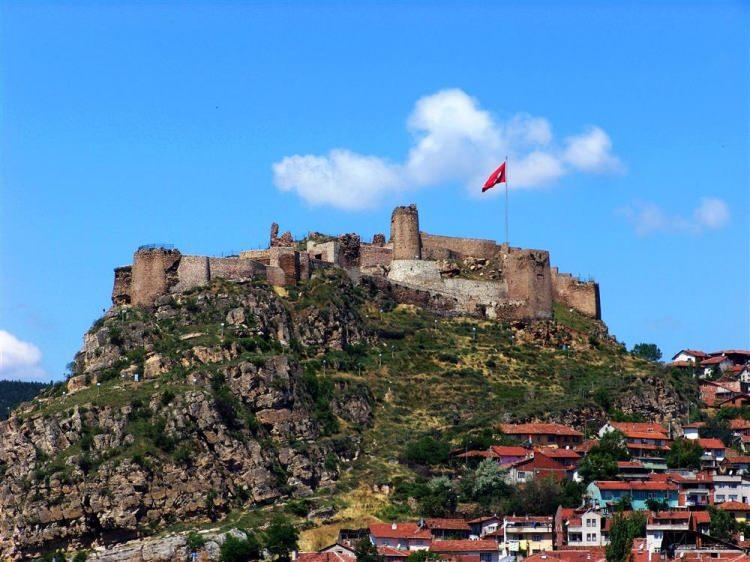 <p>İstanbul’da ihtimal bir depremden ötürü Kastamonu’da ikamet etmeyenler şehrimize dönmeye çalışıyorlar. Müstakil evler ya da arsalar arıyorlar.</p>
